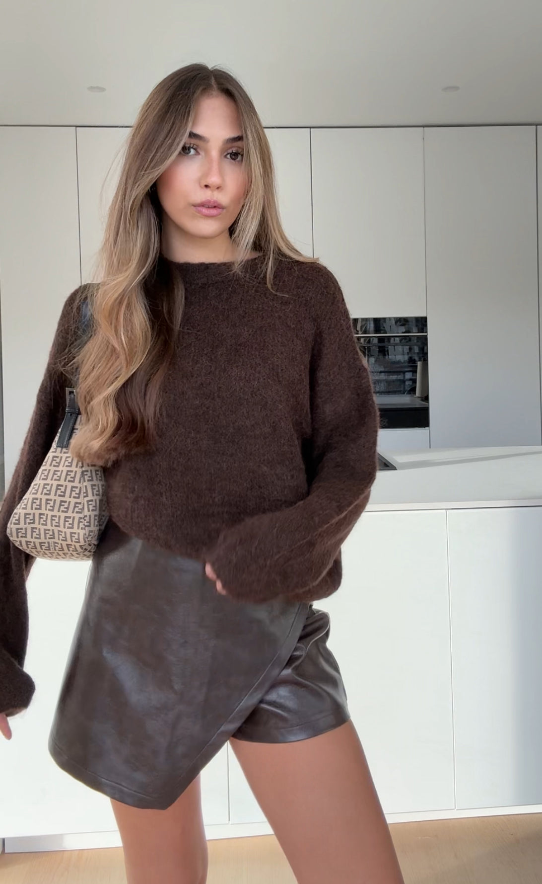 TM | Falda pantalón de cuero color chocolate oscuro