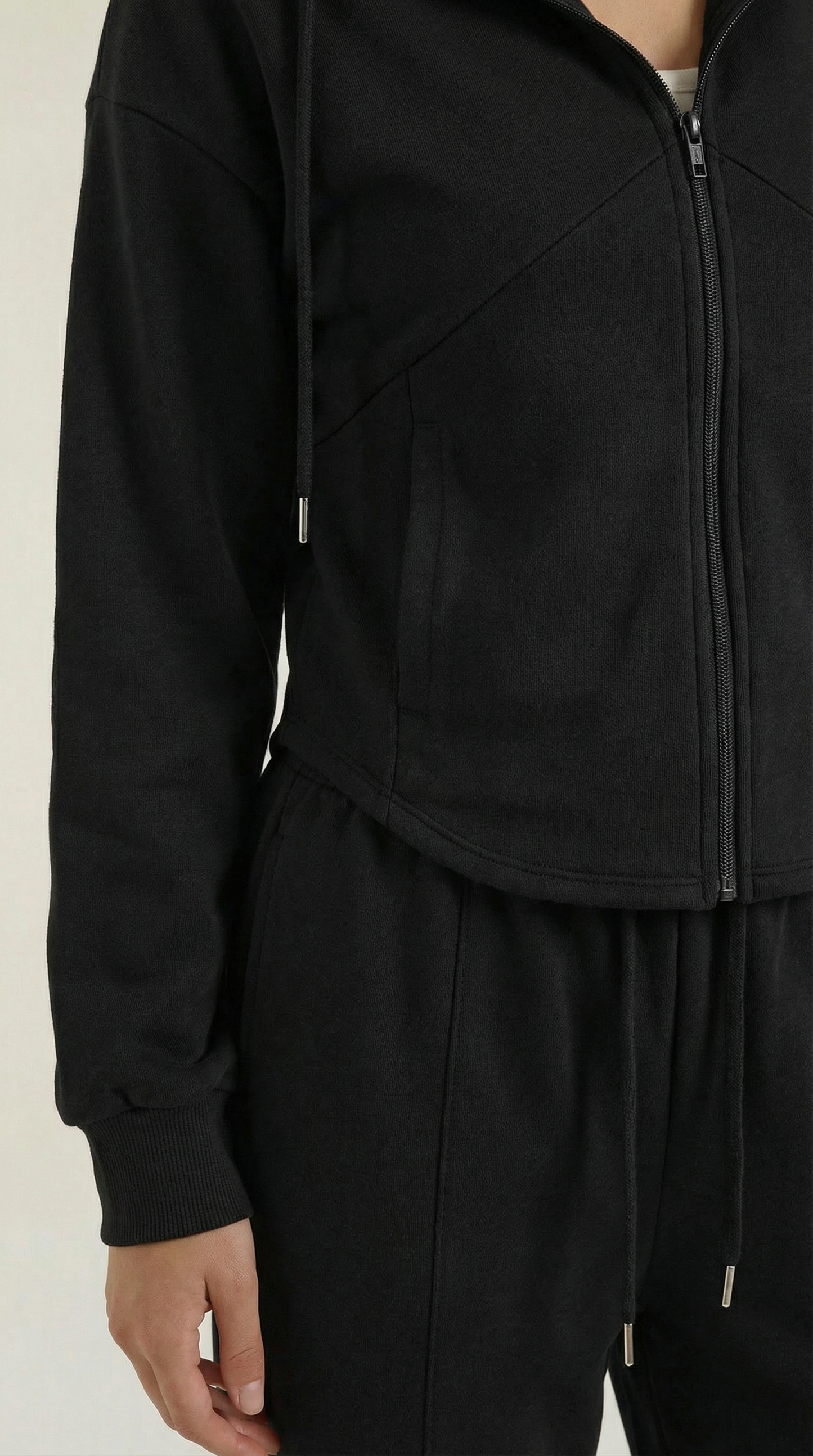 Conjunto de sudadera con capucha y pantalones anchos Yolanda